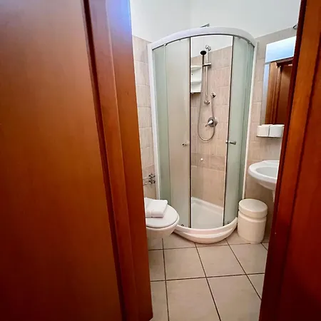 Tina Szálloda 2*